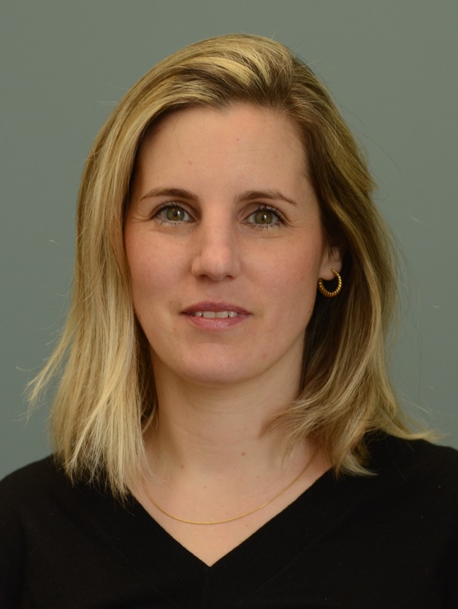  Nora Ebinger